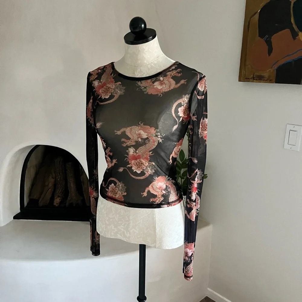 Urban Outfitters Dragon - Picture 4 of 5